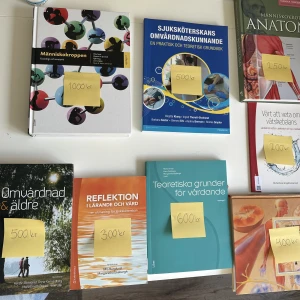 Studentliteratur sjuksköterska högskoleböcker  - Böckerna är i nyskick. Inga överstrykningar eller anteckningar. Alla för 3750kr