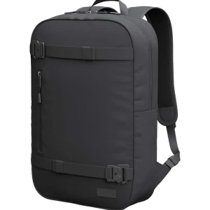 Db Douchebag Världsvan/Essential backpack 17 L - Använd med varsamhet, endast till skola. Fint skick! Nypris 1000 kr