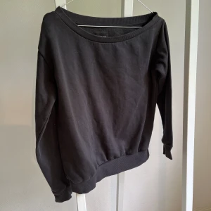 Sweatshirt med båthals - Knappt använd, som ny