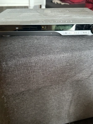 DVd - Den är bara använd 2 gånger. Vet inte vart dosan är till den 