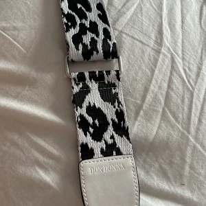 Väskband!! - Ett väskband ifrån don donna i leopardmönster, aldrig använd🌷