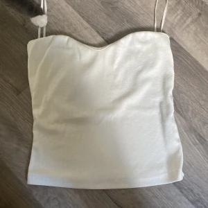 Tubtopp - Skitsnygg ribbad tubtopp som inte kommer till användning längre