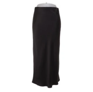 Wakakuu Icons kjol  - Svart / silkes kjol (lång till ankel)