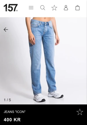lågmidjade jeans - ljusblåa lågmidjade jeans från lager 157, storlek xs. köpta för 400 säljs nu för 150