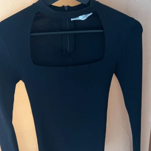 zara tröja  - jätte fin o trendig tröja som tyvärr inte kommer till någon användning, bara använd några få gånger. pris kan diskuteras❤️