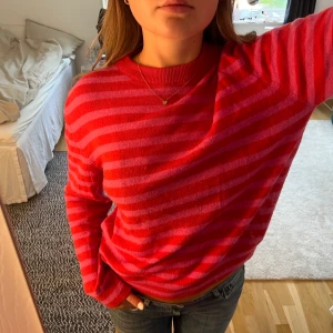 Tröja - Säljer denna fina tröja ifrån ZARA. Skriv om ni är intresserade ❤️