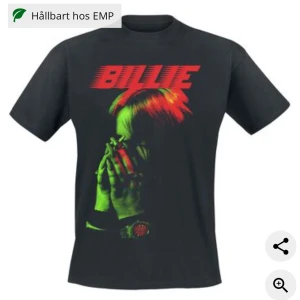 Billie Eilish T-shirt - Äkta Billie Eilish t-shirt. Köpte t-shirten för ca ett år sedan på EMP-shop men tröjan har inte kommit till användning och är därför i nyskick. Tröjan kostar 349kr ny. 