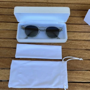 CHIMI 01 Grey - CHIMI 01 Grey i fint skick.  💗 Putsduk och fodral följer med.   Köparen står för frakten, pris kan diskuteras