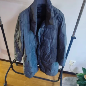 Vinterjacka - Den passar perfekt till tidig vinter. Kp för mer info