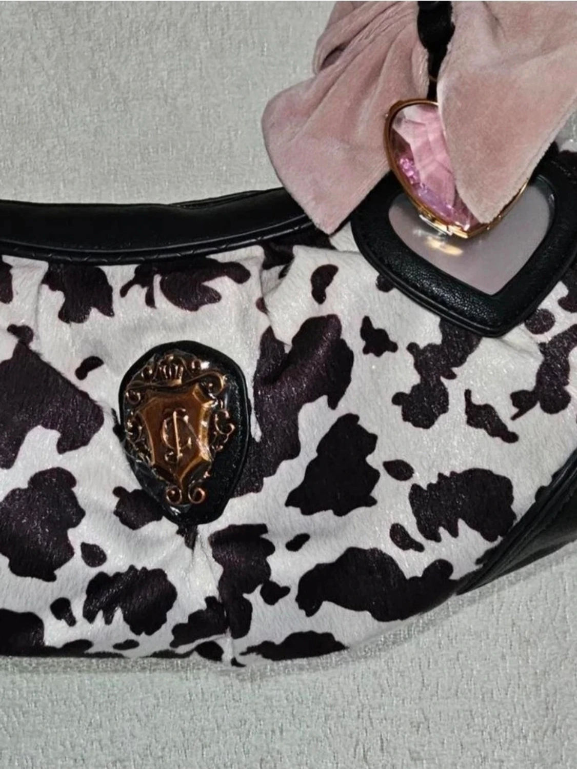 Juicy Couture axelväska med ko-mönster - 6