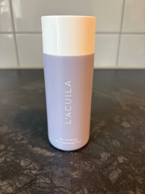  toner från L'ACUILA - Bha toner ifrån L'ACUILA ny och oanvänd då jag har extremt känslig hy så kommer denna inte till användning. 