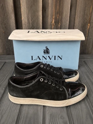 Lanvin Cap Toe UK 11 - Lanvin Cap Toe Sneakers  👟 Storlek: UK 11 / EU 46,5 ✨ Skick: 8,5/10 📦 Tillbehör: Originalbox, dustbag 💰 Nypris: ca 5 200 kr ✅ 100 % autentiska