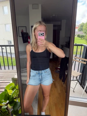 Jeansshorts  - Ljusblåa jeansshorts 