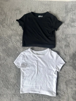 2 toppar från new yorker  - ett pack med 2 kortare toppar