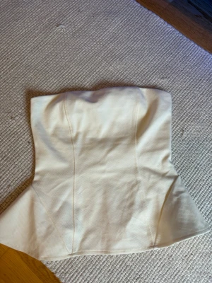 Bundle - Köp flera kläder i ett köp har jätte mycket kläder som jag vill bli av med har runt 6st påsar med kläder. ENDAST SERIÖSA KÖPARE!!!! Storlekarna är från xs-M mestadels S.