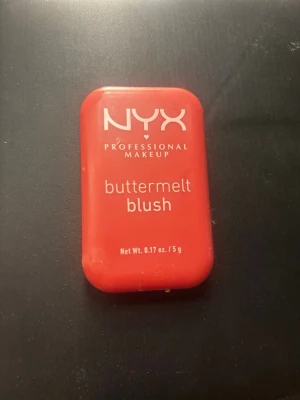 NYX buttermelt blush  - Nyx Blush. Nästan helt oanvänd .