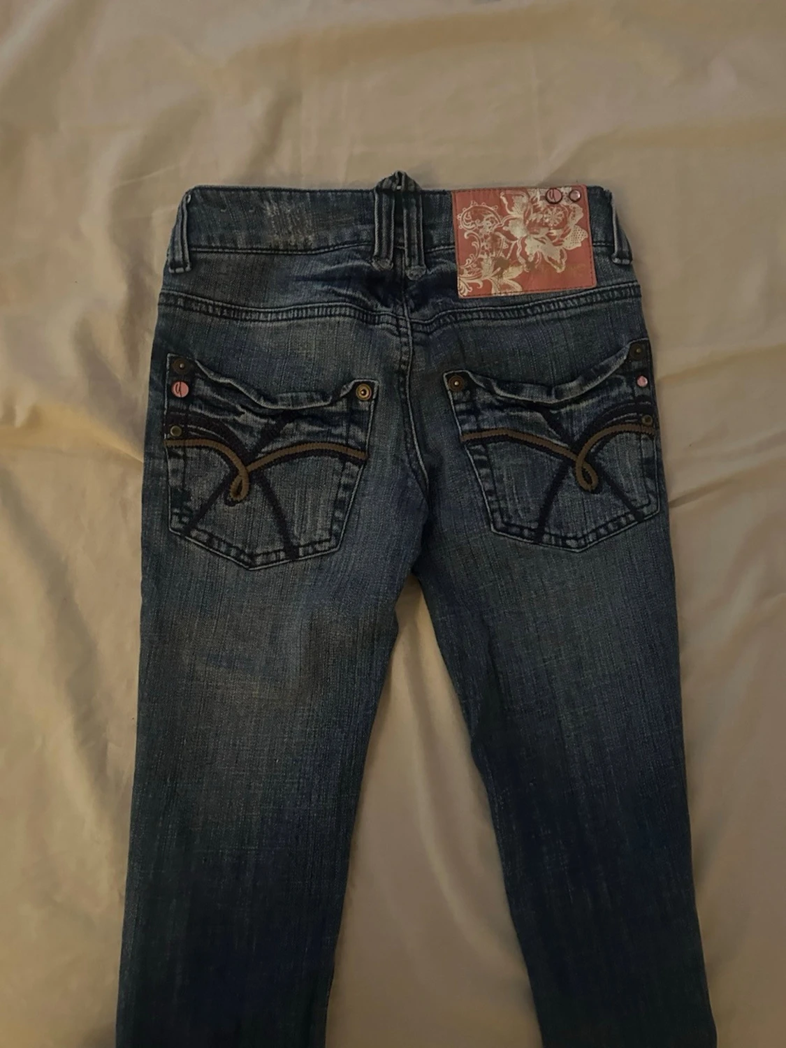 Mörkblå skinny jeans med slitningar - 2