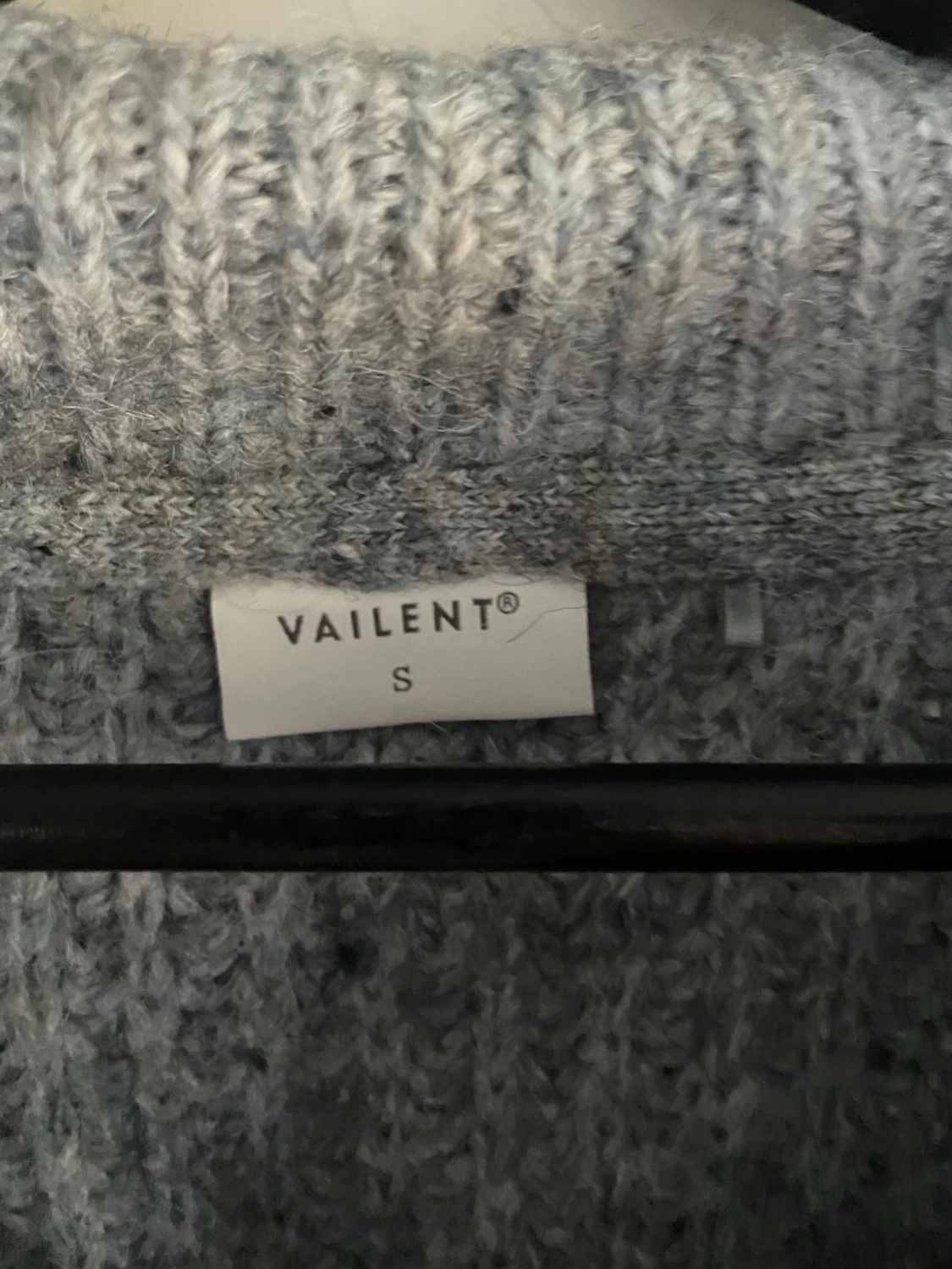 Ljusgrå stickad tröja från Vailent - 1