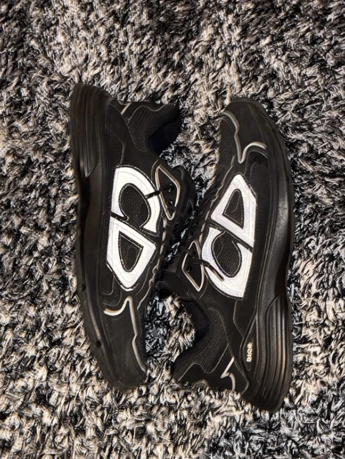 Svarta sneakers med vita detaljer - 1