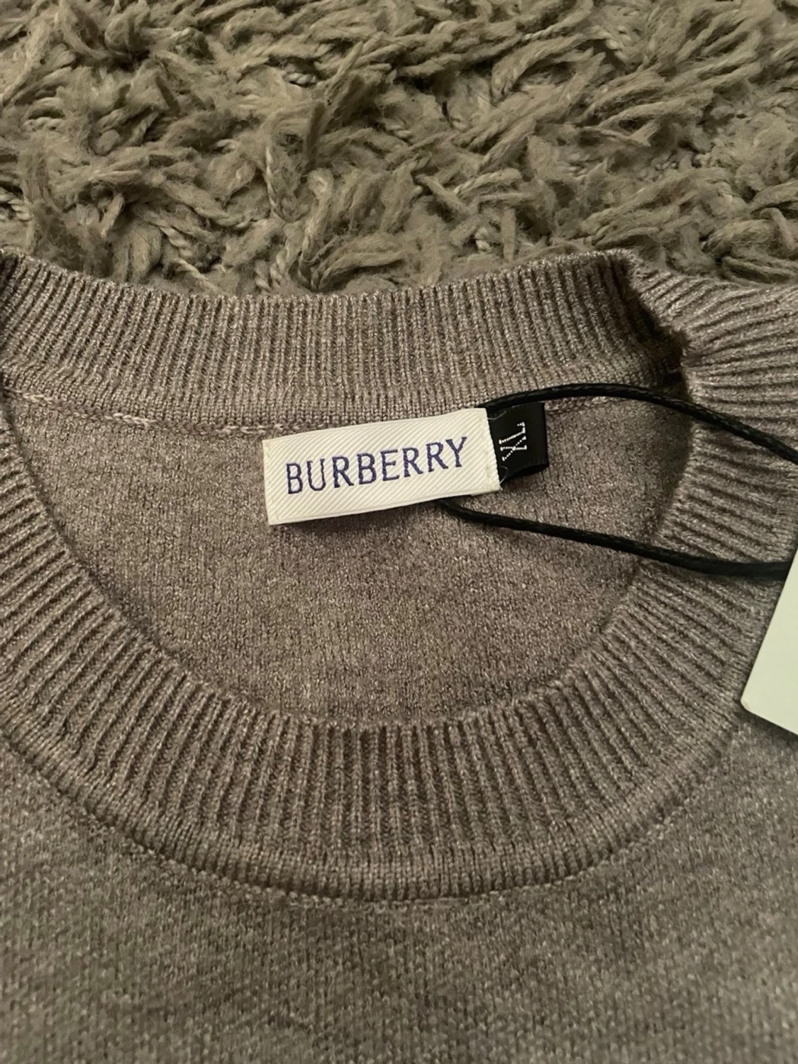 Grå stickad tröja från Burberry - 1