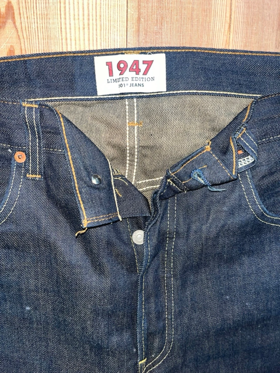 Mörkblå Levis 1947 Limited Edition Jeans - 1