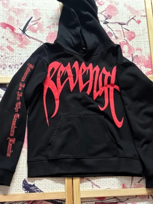 Revenge XXXTentacion Kill Hoodie - Brand new Revenge X Kill Hoodie Black/Red from the official XXXTentacion Anniversary Drop 2024.  Size: Small (S) Condition: Deadstock / Never worn  Iconic Revenge Kill design with the famous oversized puff print logo. One of the most recognizable Revenge pieces, inspired by the classic XXXTentacion era.  Purchased directly from Revenge with original order confirmation. Authentic item with legit check QR code/tag.  Perfect for fans of Revenge, XXXTentacion, underground streetwear, Y2K fashion, ar