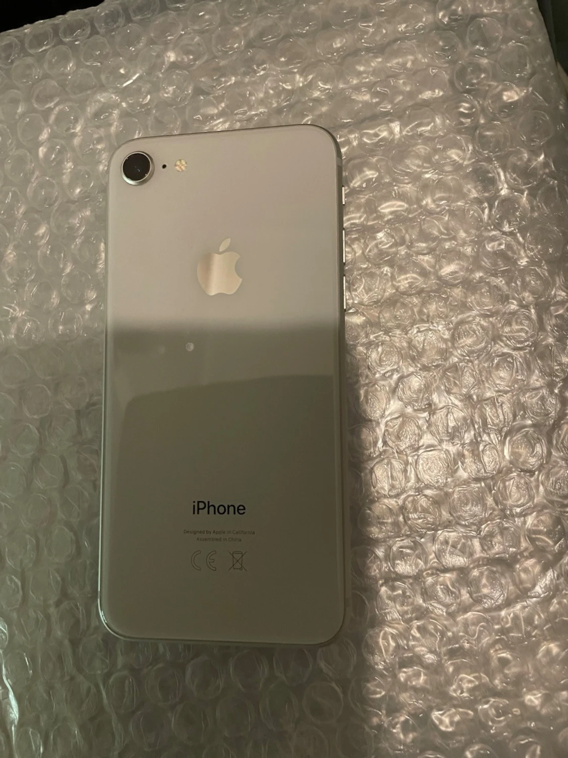 iPhone 8 med iOS-version 16.7.16. Modellnamn MQ6H2QN/A. Batterikapacitet på 86%. - 1