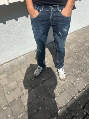 Dondup jeans George  - Snygga dondup jeans George i storlek 32, väger 75 och är 185! Mycket bra skick 