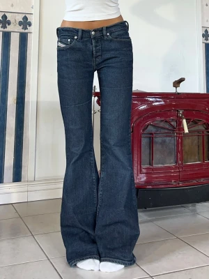 Diesel jeans - Vintage diesel❣️ midjemått 82cm (39cm rakt över)❣️ innerbenslängd 84cm❣️ stretchiga❣️jag är 165