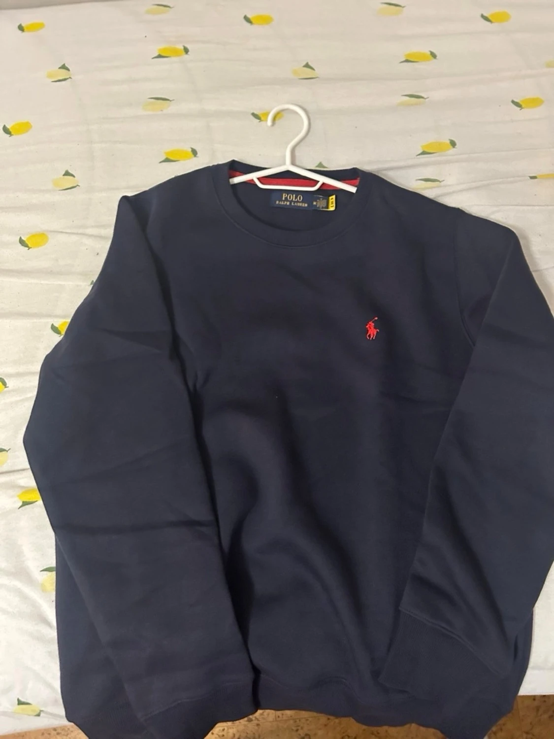 Mörkblå sweatshirt 