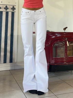 G-star jeans - Midjemått 74cm (35cm rakt över)❣️innerben 85cm❣️ jag är 165