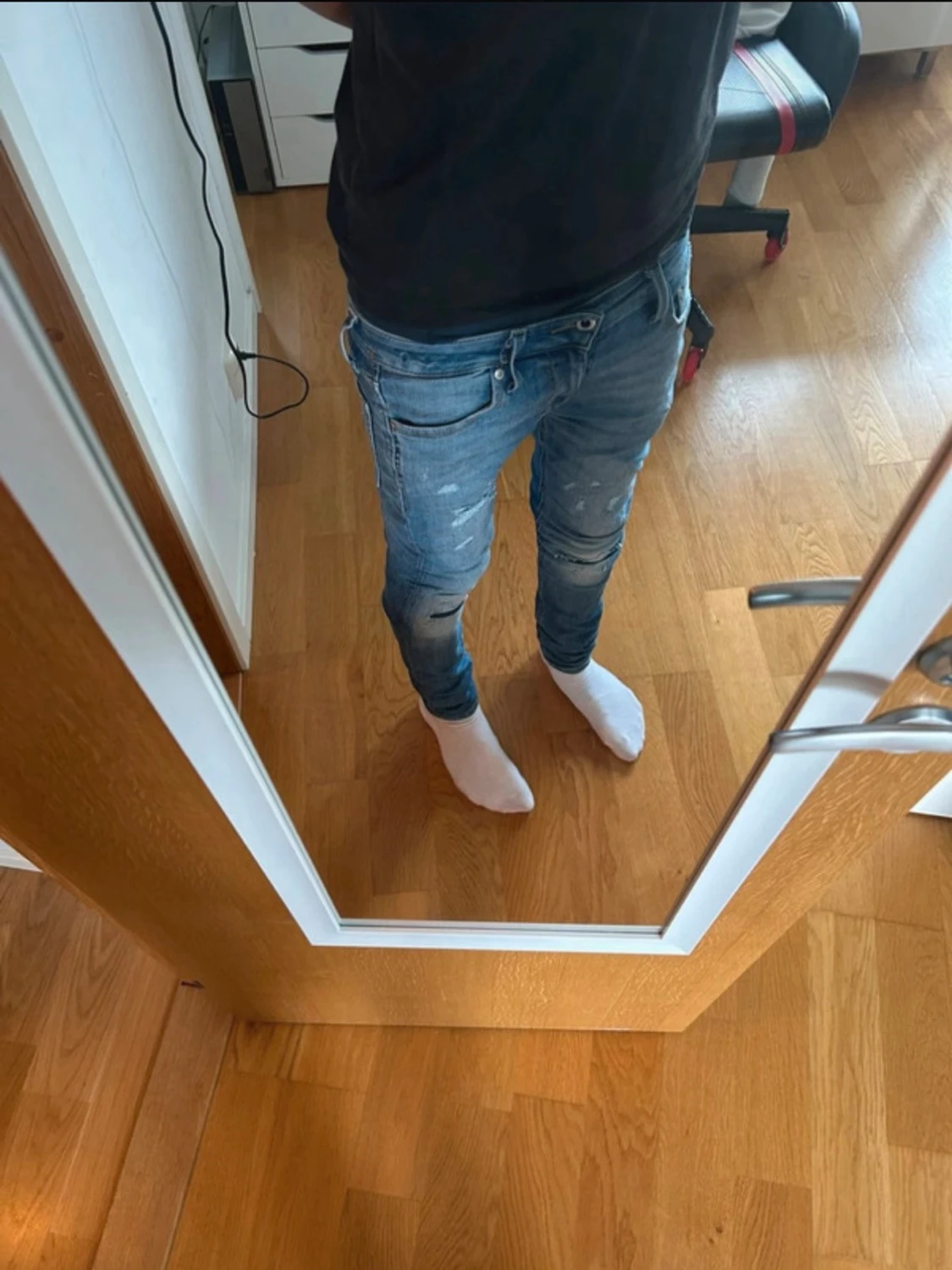 Slim fit slitna blå jeans