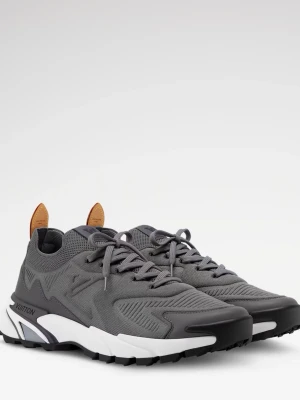 Grå Louis Vuitton sneakers - Helt nya LV skor i färgen grå, kommer med box och alla tillbehör 