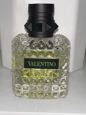 Valentino green stravaganza dam - Dam parfym från Valentino. 30 ml eu de parfum, ca 85% återstår 