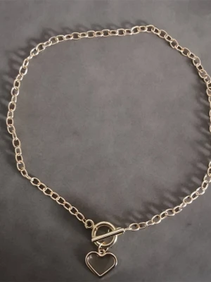 Halsband  - Materialet är legering +zirkon (#414)