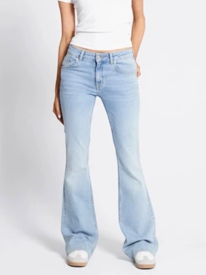 Lågmidjade ljusblå jeans - ”Low Boot Jeans” från Lager 157 strl XS i ”Short length”. Endast testade.