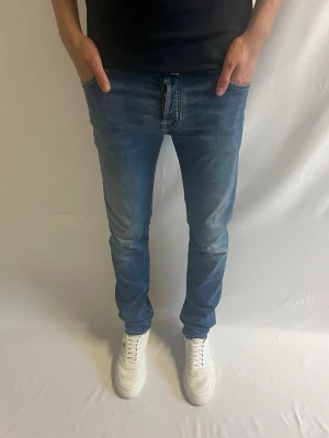Jacob Cohën Jeans | storlek 32  - Tja! Säljer nu dessa blå Jacob Cohën Jeans.                                                                  Modell: 622 - Storlek 32 - pris 1099kr -           Mått: 104 cm längd, midja 40 cm -                         Hör gärna av er vid intresse eller frågor!            Priset är inte hugget i stenen! 
