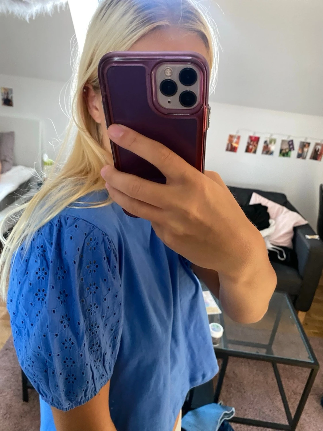 Blå blus med puffärm och broderi - 1