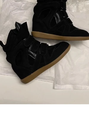 Isabel marant skor  - Storlek 38 helt nya, aldrig använda. Skorna är inte (....) kommer med box.