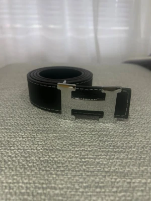 H BELT - Säljer H belt helt ny 115 cm