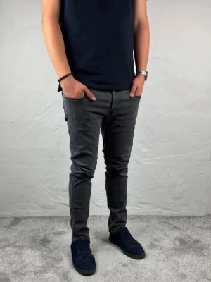 Replay jeans  - Ett par riktigt snygga jeans från replay i storlek W33 L30 i modellen anbbas 