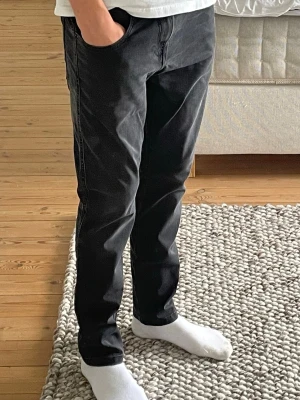Replay anbass jeans  - Replay anbass jeans | Modell: Anbass | Inga defekter |Skriv vid någon fråga, fraktas snabbt 🙌   