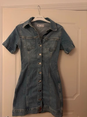 Zara jeansklänning - Skit snygg jeansklänning från Zara😍😍