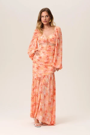 Intressekoll Adoore klänning - INTRESSEKOLL på Adoore Porto Maxi Dress Peach. Superfin modell och mönster som inte längre finns kvar att köpa på hemsidan. Använd vid endast ett tillfälle. Är i storlek 36 men skulle säga att den är en liten 36:a. 