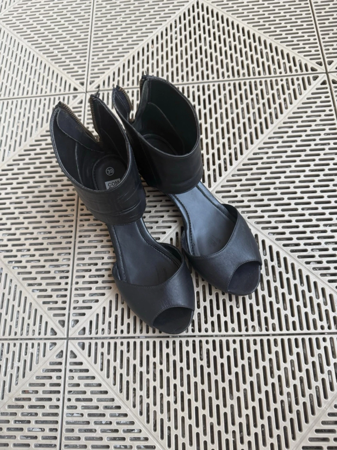 Svarta sandaler med hög ankelrem - 3