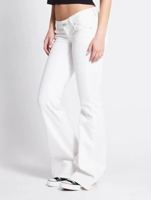 Lågmidjade jeans - Lågmidjade jeans från lager 157. Dem är aldrig använda och är i storlek medium och full length.