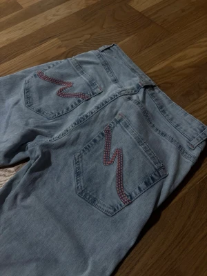 Bootcut jeans från nelly - helt oanvända 