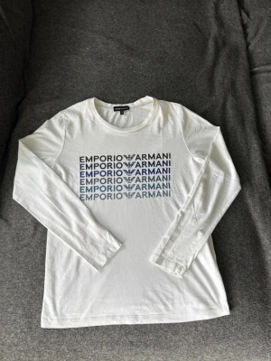 Emporio Armani Tshirt - size 152. 12år