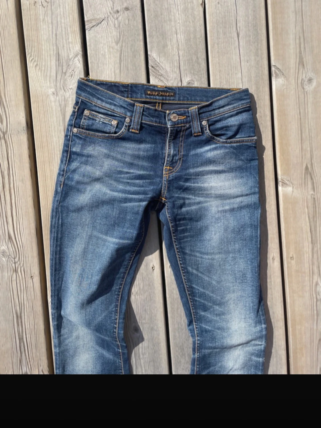 Blå bootcut jeans med kontrastsömmar - 3