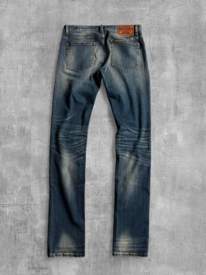 Crocker Jeans  - Crocker Jeans i marinblå | Storlek W31/L34 | Använda men i mycket bra skick, inga defekter | Klassisk blå tvätt som passar till det mesta | Skickas snabbt, kan gå ner i pris vid snabb affär  Mvh ActiveResell | REF: CRO-001